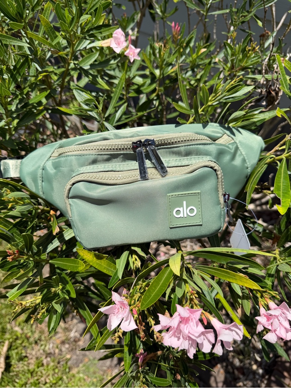 ALO Yoga Light Sage Green Fanny Belt Bag